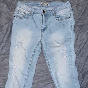 light washed skinny jeans